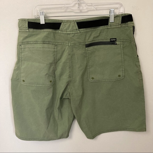 SOLD NRS Guide Wear Belted Olive Canyon Shorts Mens Size 36 - Picture 2 of 8